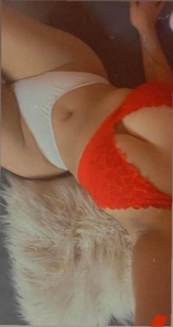 Ellie, 25  female escort, North Jersey