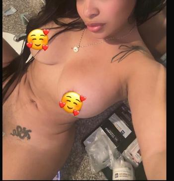 Paola, 27  female escort, North Jersey