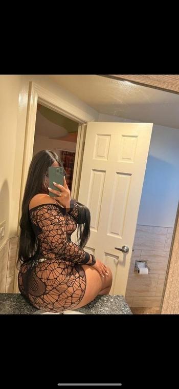 SOE, 26  female escort, North Jersey